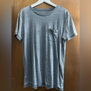 American Eagle Men’s Gray Pocket Tee - Small